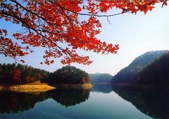 千岛湖、杭州西湖、花港观鱼、《爸爸去哪儿》—建德新叶古村、新安江七里扬帆、大慈岩（江南悬空寺、天然立佛、长谷溪流）、葫芦峡激情皮筏漂流三日游